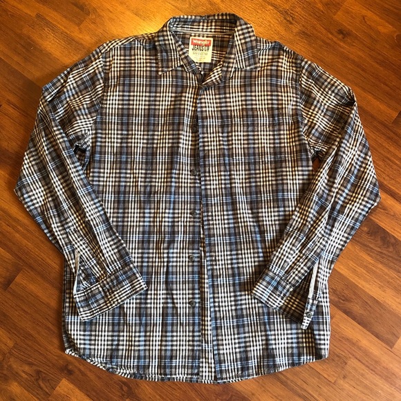 Wrangler Jeans Co. L.S Button Up. Medium. - Picture 1 of 7